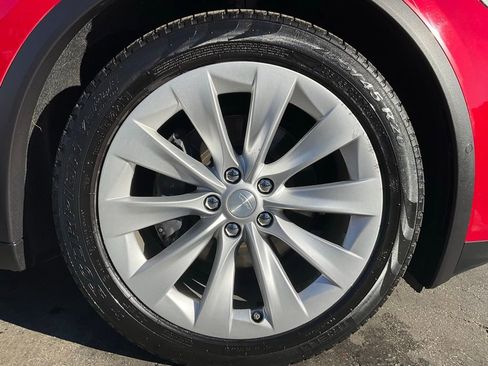 Used 2017 Tesla Model X 75D image 93