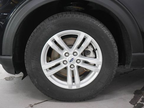 Used 2023 Ford Explorer XLT w/ Class IV Trailer Tow Package AWD/4WD image 29