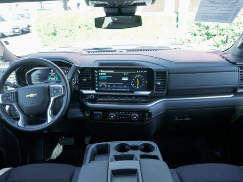 Used 2025 Chevrolet Silverado 3500 LT w/ Convenience Package image 24