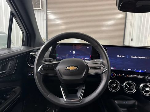 Used 2025 Chevrolet Blazer EV LT FWD image 37
