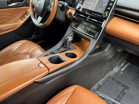 Used 2019 Toyota Avalon Limited w/ Advanced Safety Package FWD image 16