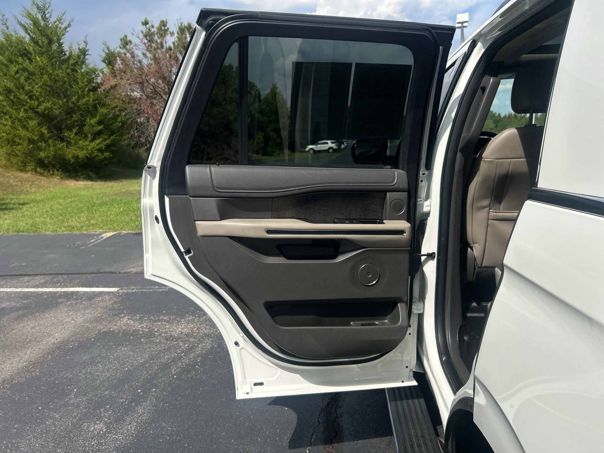 Used 2021 Ford Expedition Limited RWD image 21