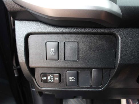 Used 2021 Toyota Tacoma SR5 AWD/4WD image 36