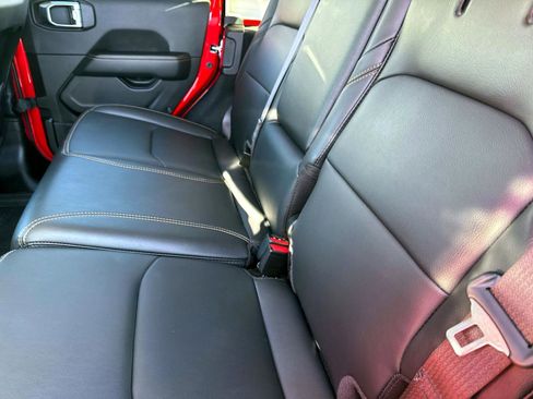 Used 2024 Jeep Wrangler Unlimited Sahara w/ Technology Group image 11