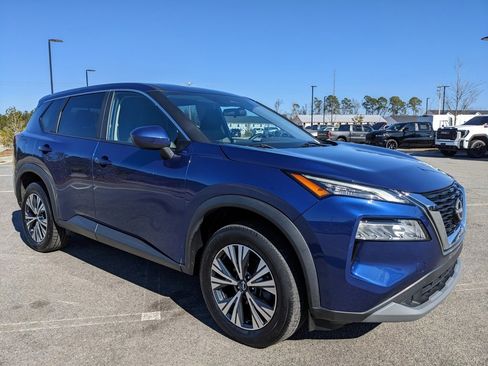 Used 2023 Nissan Rogue SV image 16