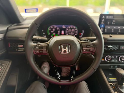 Used 2025 Honda Accord Sport image 27