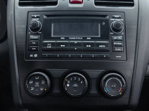 Used 2014 Subaru Crosstrek 2.0i Premium image 32