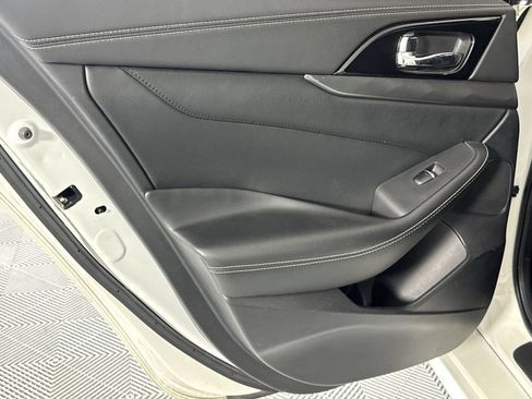 Used 2021 Nissan Maxima 3.5 SV w/ Floor Mat Group FWD image 30