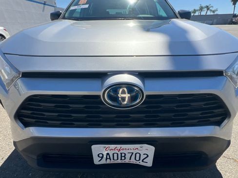 Used 2022 Toyota RAV4 LE AWD/4WD image 12