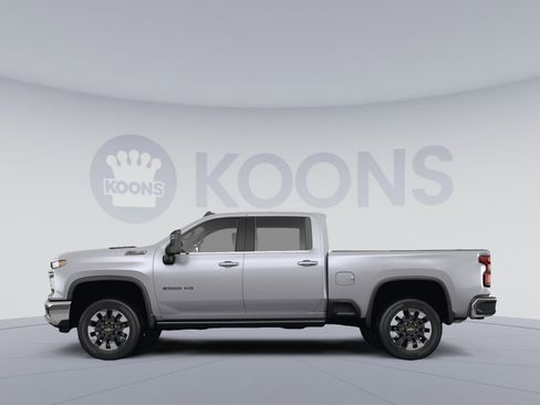 Used 2024 Chevrolet Silverado 2500 LT AWD/4WD image 2