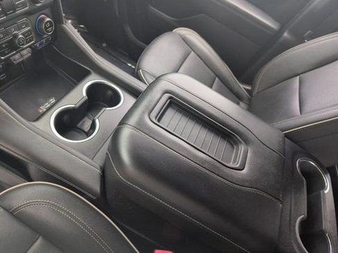 Used 2023 Chevrolet Suburban Premier image 23