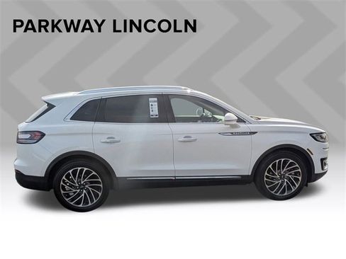 Used 2020 Lincoln Nautilus Reserve image 4
