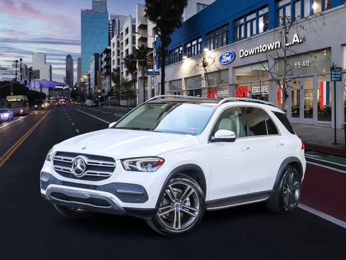 Used 2022 Mercedes-Benz GLE 350 4MATIC w/ Premium Package image 2