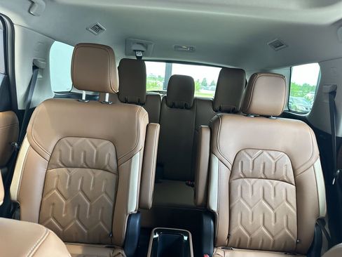 New 2026 Nissan Pathfinder Platinum AWD/4WD image 5