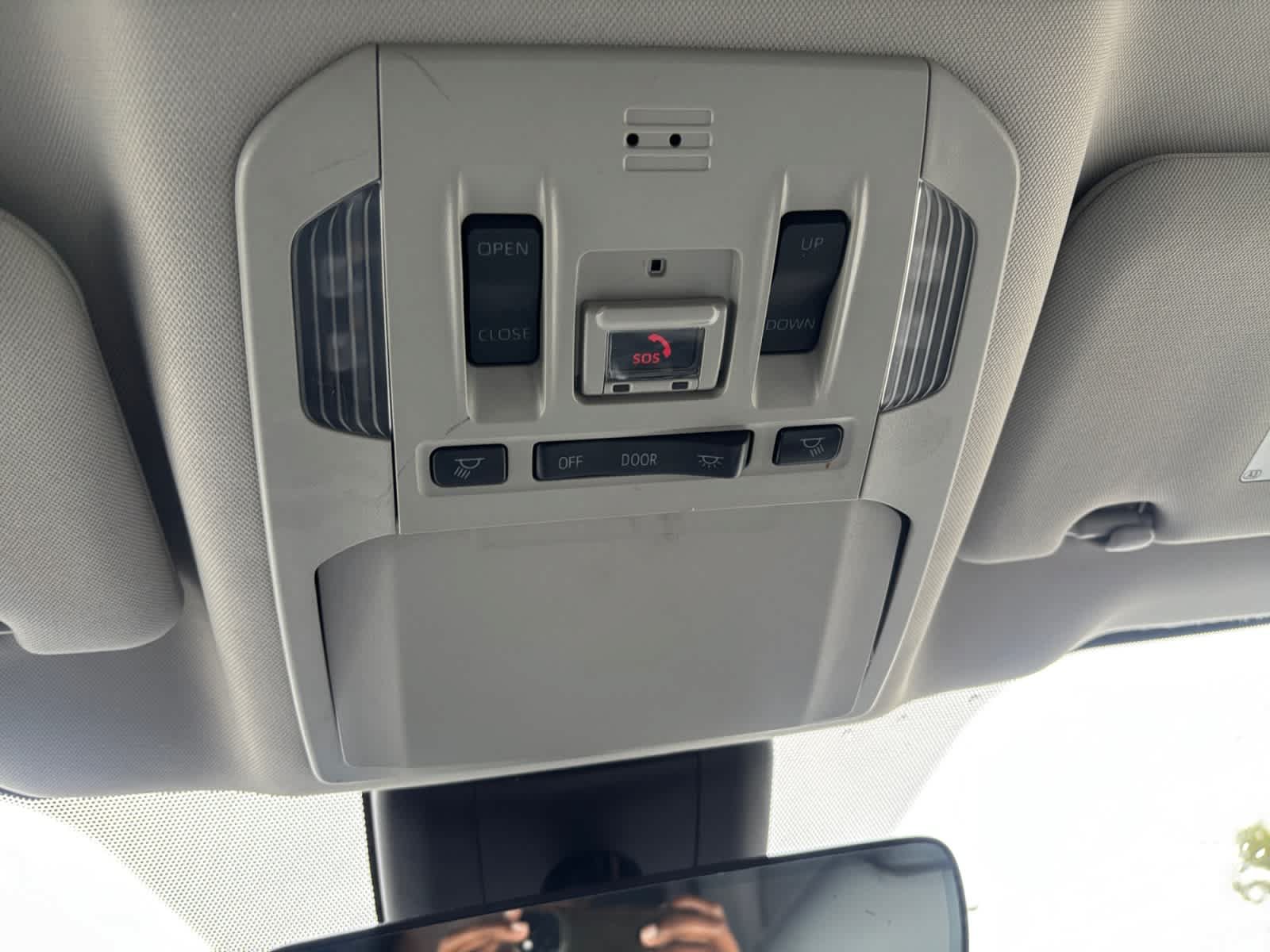 Used 2021 Toyota Highlander XLE AWD/4WD image 26