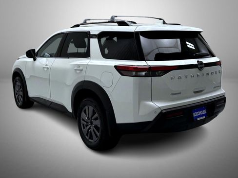 Used 2023 Nissan Pathfinder SV image 7