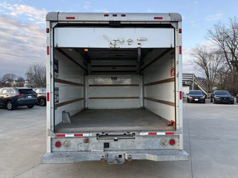 Used 2012 Ford E-450 and Econoline 450 Super Duty RWD image 23