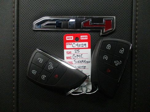 New 2025 GMC Sierra 2500 AT4 w/ AT4 Premium Plus Package image 37