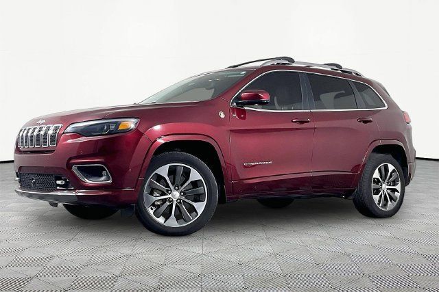 Used 2019 Jeep Cherokee Overland w/ Technology Group AWD/4WD image 1