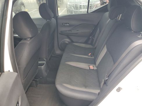 Used 2018 Nissan Kicks SV image 15