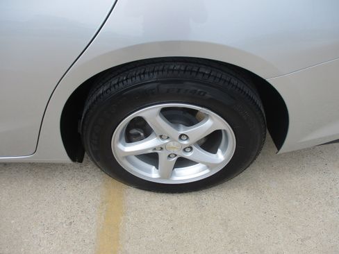 Used 2018 Chevrolet Malibu LS FWD image 6