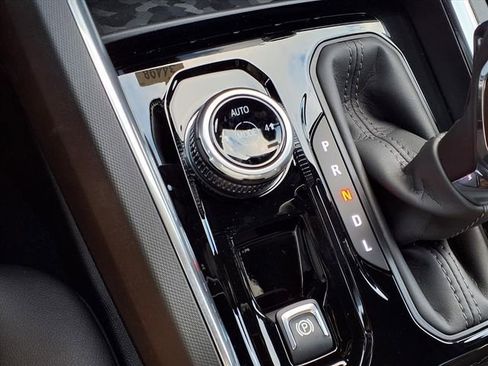 New 2026 GMC Canyon Elevation w/ Convenience Package image 16