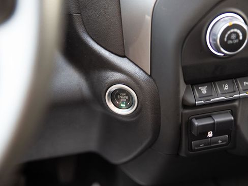 Used 2024 Chevrolet Silverado 2500 Custom w/ Custom Value Package image 16