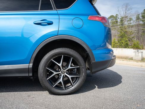 Used 2016 Toyota RAV4 SE image 6