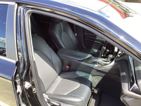 Used 2023 Toyota Camry SE FWD image 10