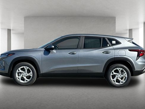 New 2026 Chevrolet Trax LS w/ LS Convenience Package FWD image 7