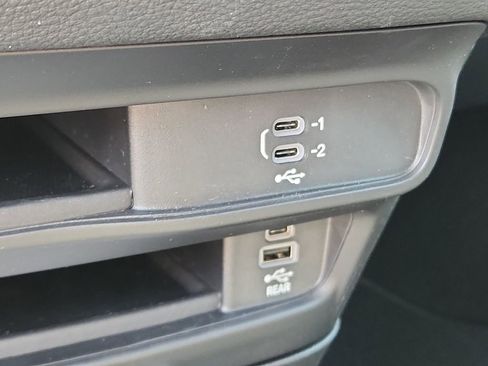 New 2026 Chrysler Pacifica Select image 29