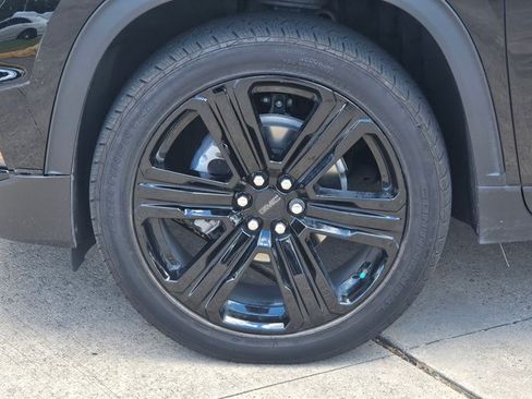 Used 2025 GMC Acadia Elevation w/ Elevation Premium Package FWD image 14