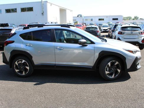 Certified 2024 Subaru Crosstrek 2.5i Limited w/ Crosstrek Mirror Package image 14