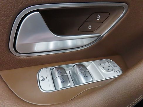 Used 2024 Mercedes-Benz GLE 350 4MATIC image 65