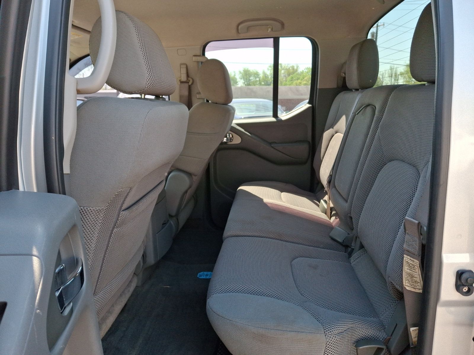 Used 2006 Nissan Frontier LE AWD/4WD image 12