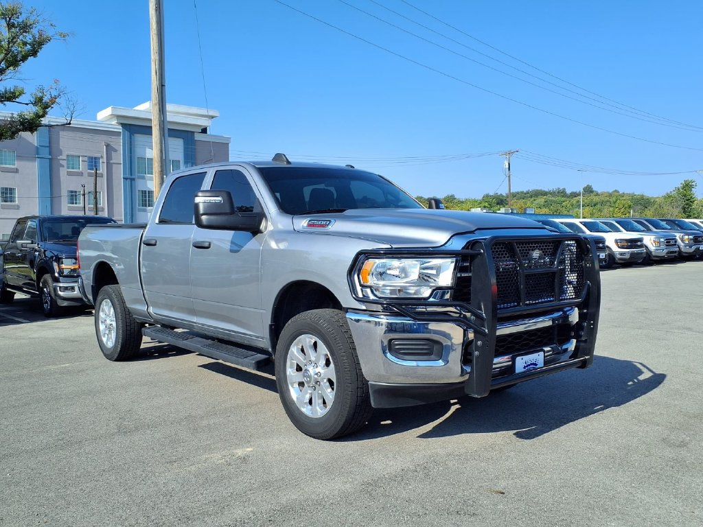 Used 2024 RAM 2500 Tradesman w/ Chrome Appearance Group AWD/4WD image 1