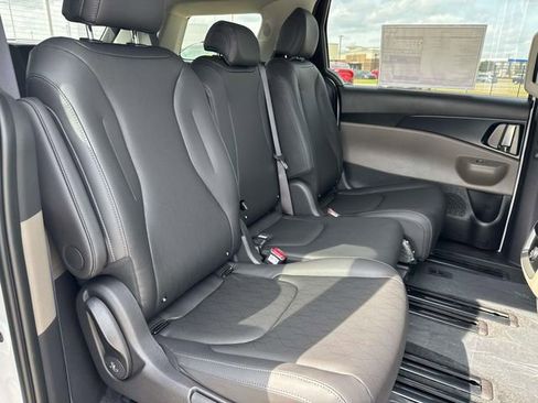 New 2026 Kia Carnival image 14