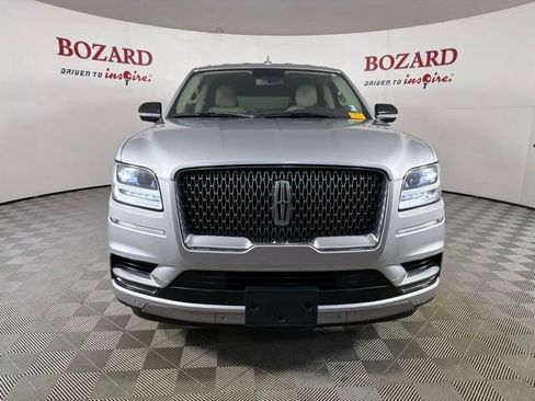 Used 2018 Lincoln Navigator Premiere RWD image 2