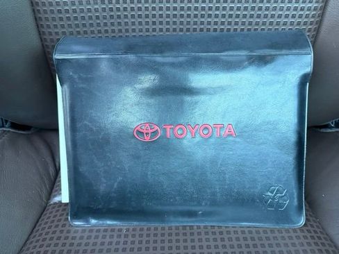Used 2017 Toyota Tacoma Limited w/ Tow Package RWD image 32