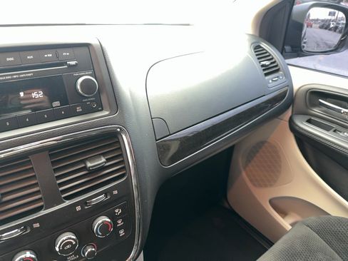 Used 2016 Dodge Grand Caravan SE w/ Quick Order Package 29E SE image 20