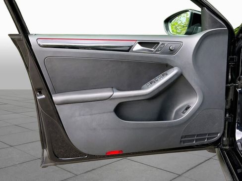 Used 2015 Volkswagen Jetta GLI SE FWD image 22