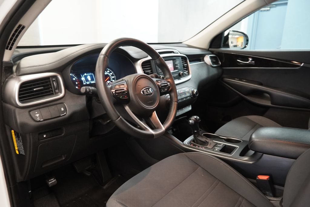 Used 2016 Kia Sorento FWD w/ LX Convenience Package image 6