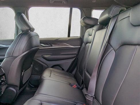 New 2025 Jeep Grand Cherokee Limited w/ Black Appearance Package image 23