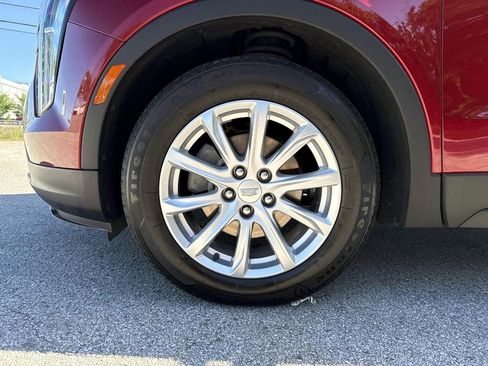 Used 2023 Cadillac XT4 Luxury w/ Cold Weather Package FWD image 12