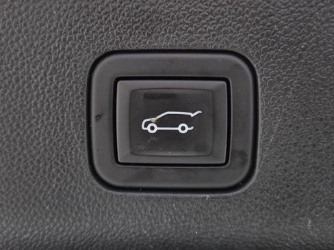 Used 2024 Chevrolet Tahoe Premier image 11