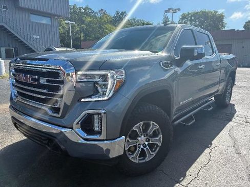 Used 2022 GMC Sierra 1500 SLT w/ X31 Off-Road Package AWD/4WD image 7
