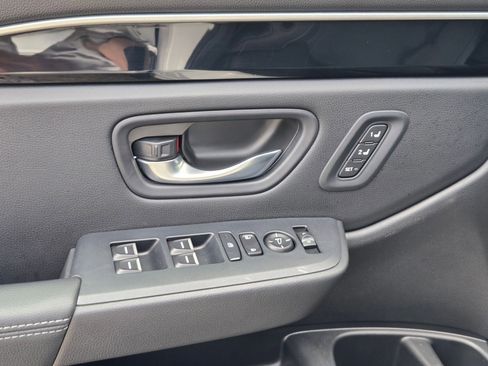 Used 2025 Honda Pilot EX-L image 11