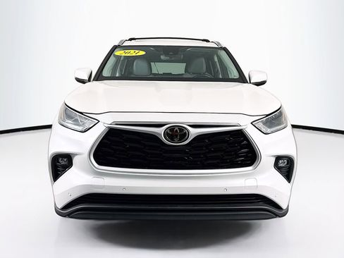 Used 2021 Toyota Highlander Limited image 2