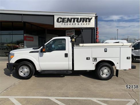Used 2016 Ford F250 XL w/ Power Equipment Group image 4