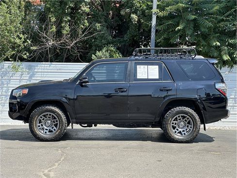 Used 2020 Toyota 4Runner Venture w/ Moonroof Package AWD/4WD image 13